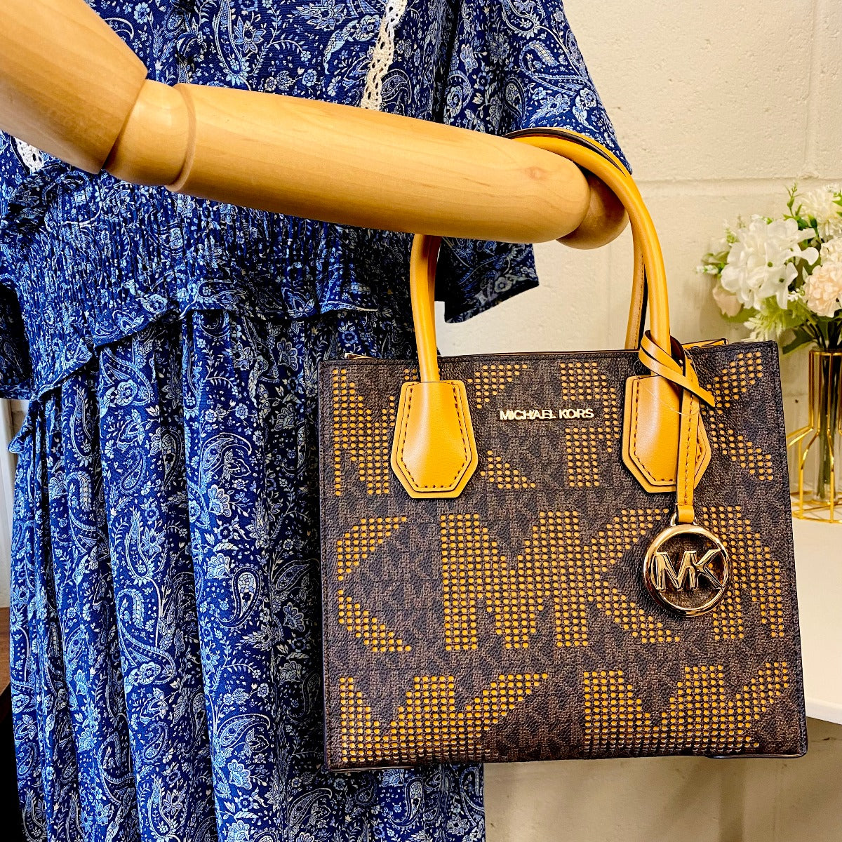 MICHAEL KORS 35F1GM9M2I MERCER MEDIUM MESSENGER SATCHEL BAG MK SIGNATURE MARIGOLD MICHAEL KORS 35F1GM9M2I MERCER MEDIUM MESSENGER SATCHEL BAG MK SIGNATURE MARIGOLD